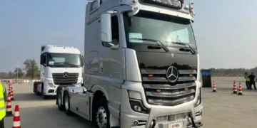 How Much Does a Semi Truck Weigh? Average & Max Limits